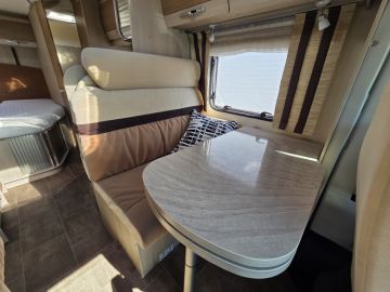 Bürstner BUT660 Luifel | Keuken | Omvormer | Toilet En Douche | Ruim Bed